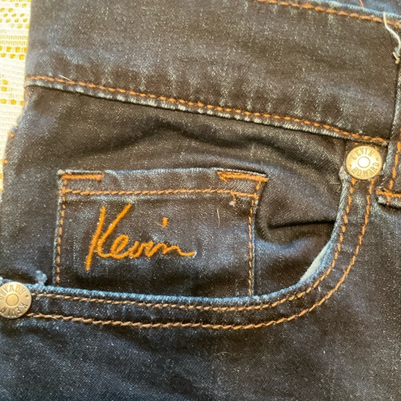 Kevin Howard Jeans, Slight Flair, 5-Pocket Style, Dark Denim, Size 26 - Picture 5 of 10